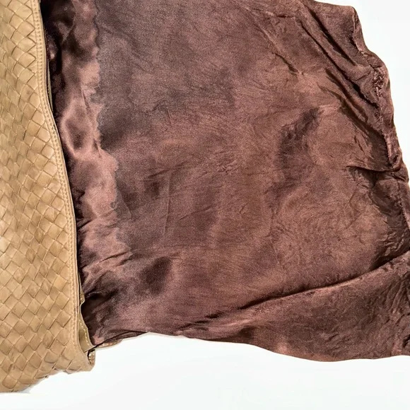 Bottega Veneta 🔥Taupe Woven Leather Shoulder Bag🔥 - Picture 8 of 13
